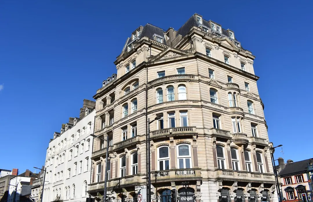 Royal Hotel Cardiff By Belvilla-1